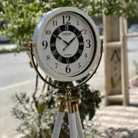 ساعت دیواری و ایستاده