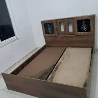 تخت دونفره همراه با کفی