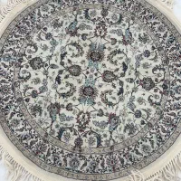 یک عددپادری ویک عددفرش گرد