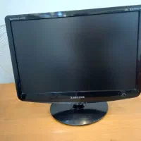 کامپیوتر فروشی باتمام لوازم جانبی