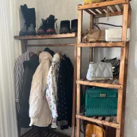 رگال و قفسه طبقاتی چوبی