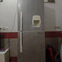 یخچال سرحال و اماده ب‌کار قد۲متر و۱۰سانت