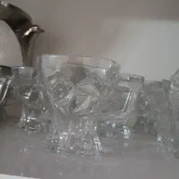 تنگ جام و پارچلیوان طلایی لیوان فرانسویی|ظروف سرو و پذیرایی|نیشابور, گنبد سبز|دیوار