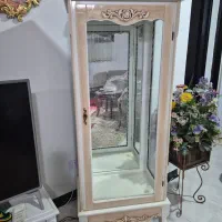 ویترین کاملا نو و سالم