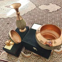 یک عدد آجیل خوری و یک گلدان
