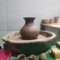 آموزش سفالگری با چرخ، سفال دستی، حجم و مجسمه سازی|خدمات آموزشی|قم, انسجام|دیوار