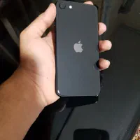 ایفون se 2020 128 عروسک معاوضه با ایفون بالاتر