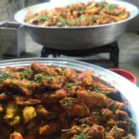 آشپزی مجالس همراه با ظروف ملامین