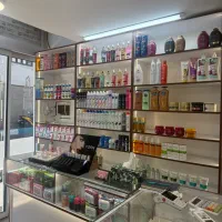 دکور مغازه لوازم ارایش