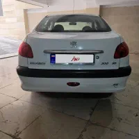 ۲۰۶ صندوقدار v8 مدل ۹۸