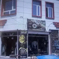 فروش مغازه ۳ طبقه دو نبش موقعیت عالی