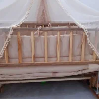 تخت گهواره کنار مادر از برند سلیکا|تخت و صندلی بچه|داران, |دیوار