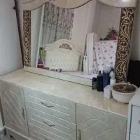 تخت بسیار نو و تمیز