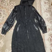 کاپشن|لباس|نقده, |دیوار