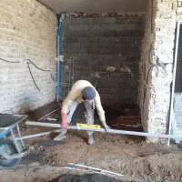 لکه کاری گچ و سیمان