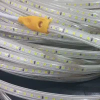 ریسه یخی|ریسه و چراغ تزئینی|سرعین, |دیوار