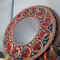 اینه های گرد تزیین با فرش دست بافت