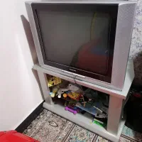 تلیوزیون و میز تلویزیون