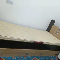 تخت فلزی بزرگ
