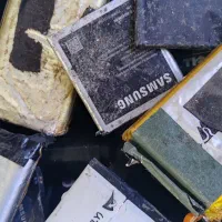 خریدار ضایعات باطری موبایل و تبلت. لب تاب