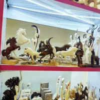 تولیدی عمده و مونتاژ کار مجسمه چوبی و صنایع چوبی