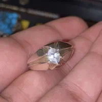 یاقوت سفید سریلانکا کهنه وقدیمی