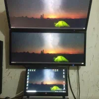 یک عدد لبتاپ و دوعدد مانیتور