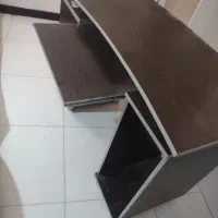 میز کامپیوتر در حد نو