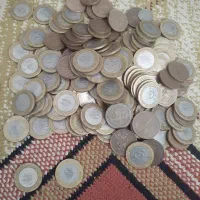 سکه های مسی و اسکناس