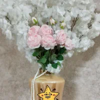 گل و گلدان