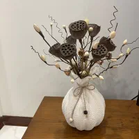 گلدون و گل بسیار زیبا