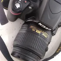 دوربین D3200
