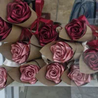 شاخ گل روز دختر