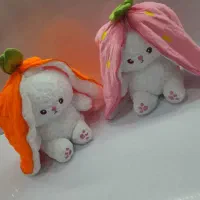 تعدادی عروسک وباکس هدیه