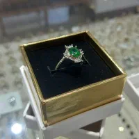 انگشتر نقره با نگین سبز