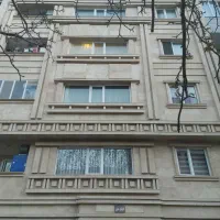 رهن و اجاره یک طبقه ساختمان محله ۶۰۰ دستگاه