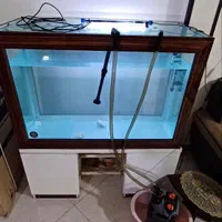آکواریوم با تمام لوازم