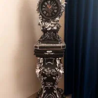 ساعت و آینه کنسول