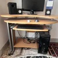 کامپوتر و همراه با میز و باند و کیس و موس و ظبط