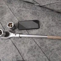 اچار چرچر و دوعدد بوکس