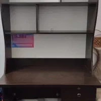 میزمطالعه و کتابخانه