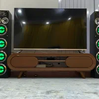 اسپیکر باند بزرگ و میز تلویزیون
