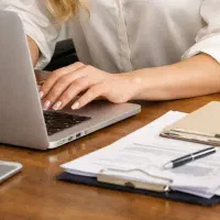خانم هستم جویای کار اداری و دفتری ترجیحا پاره وقت