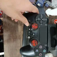 دسته ps4 کاملا سالم همرا با کارتون