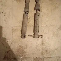 دو عدد کمک عقب پژو و دو عدد چراغ جلو پارس
