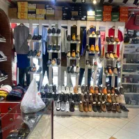 فروشنده بوتیک مردانه