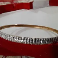 دو النگو دارم نونو|جواهرات|قائن, |دیوار