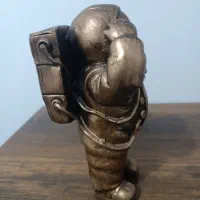 فیگور فضا نورد طلایی|مجسمه، تندیس، ماکت|رشت, کوی بیانی|دیوار