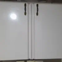 کابینت فلزی سالم‌ و نو و یک‌ چای ساز نو