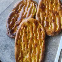 یک نفر بانو فطیر پز درالوارس